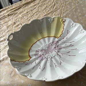 Elegant Floral Scalloped Dish